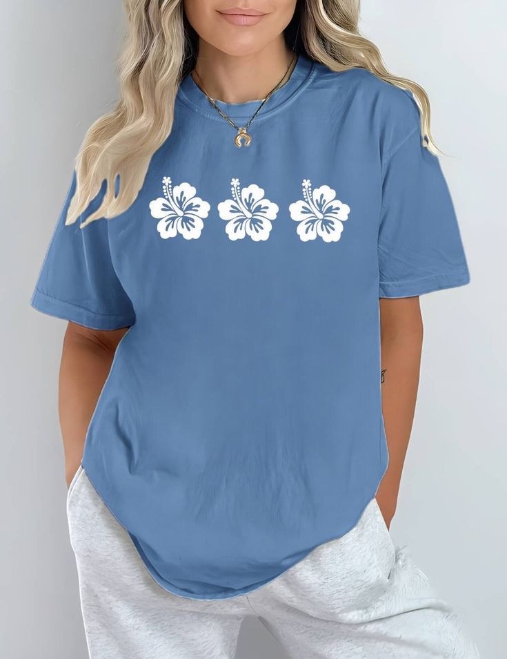 Hibiscus Flower Graphic T-Shirt for Women – Minimal Tropical Aesthetic Tee