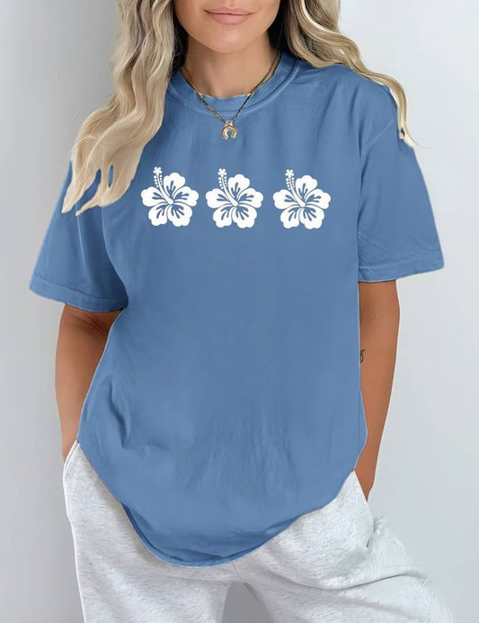 Hibiscus Flower Graphic T-Shirt for Women – Minimal Tropical Aesthetic Tee